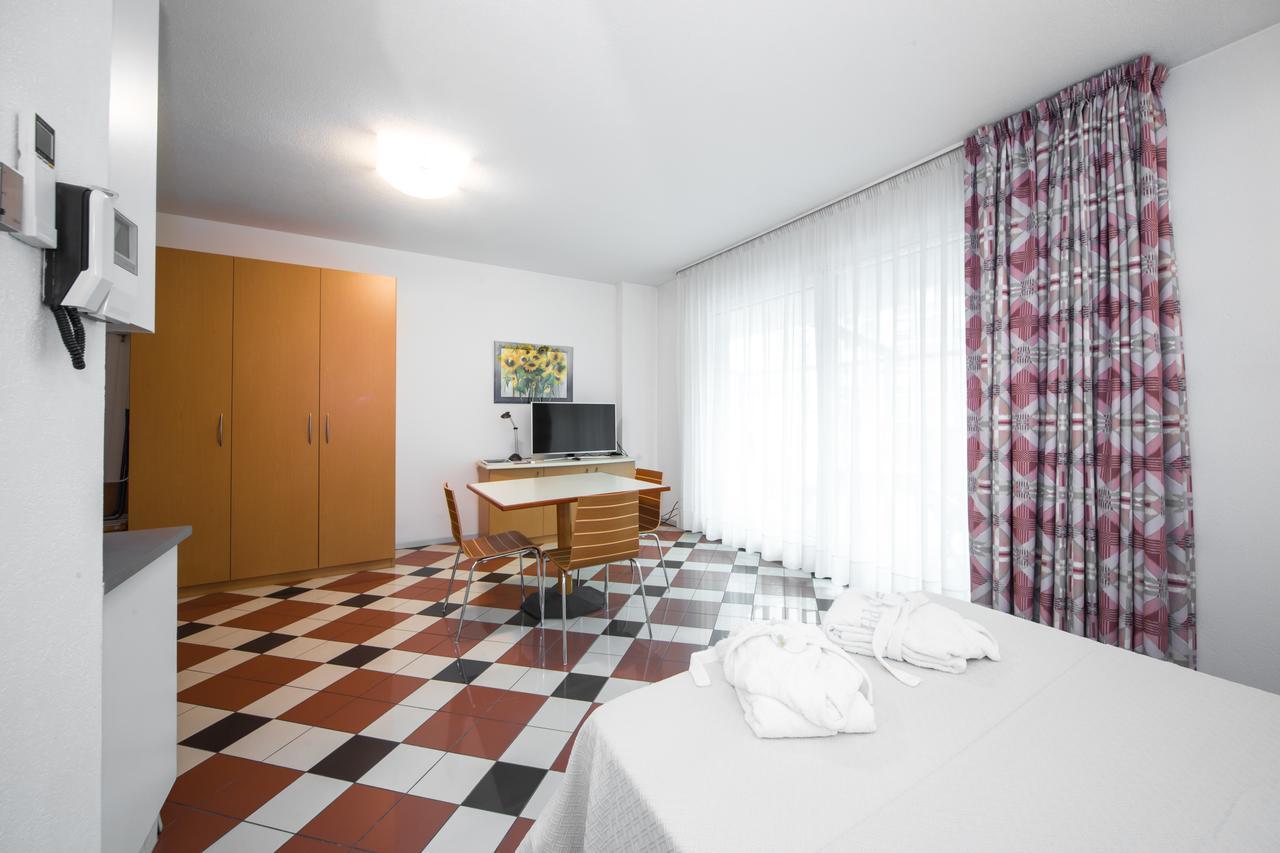 Piazzi House Aparthotel Sondrio Buitenkant foto
