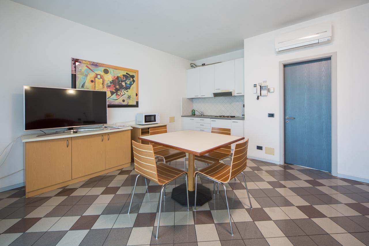 Piazzi House Aparthotel Sondrio Buitenkant foto