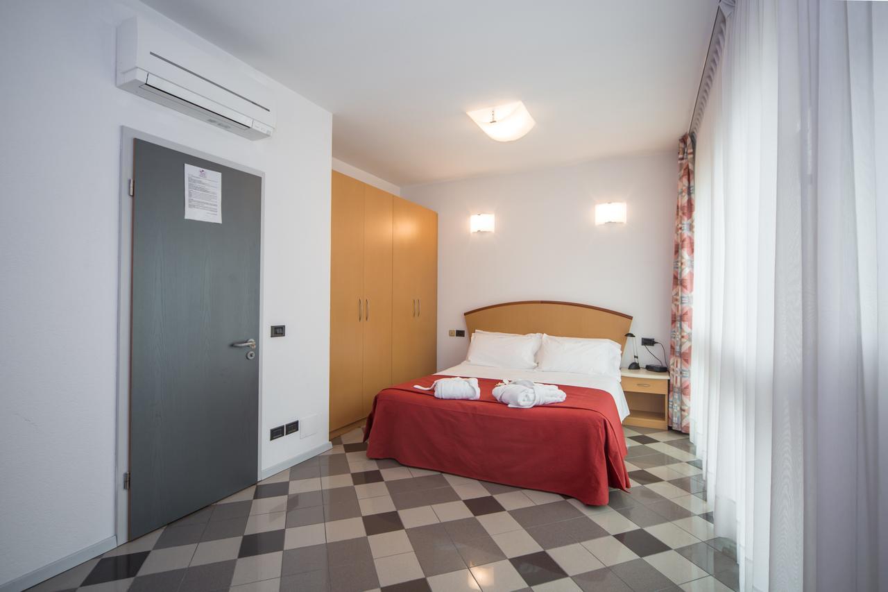 Piazzi House Aparthotel Sondrio Buitenkant foto