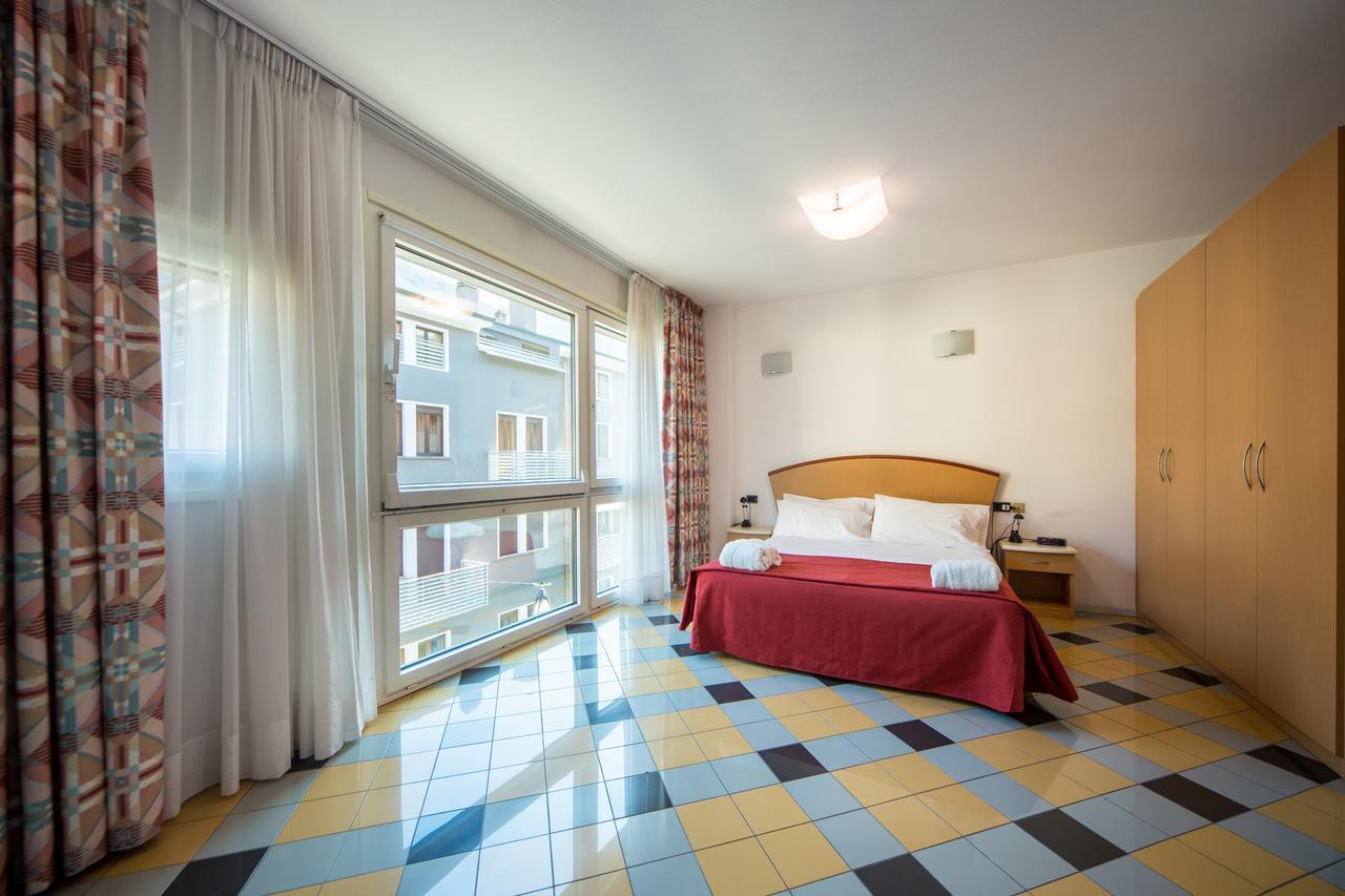 Piazzi House Aparthotel Sondrio Buitenkant foto