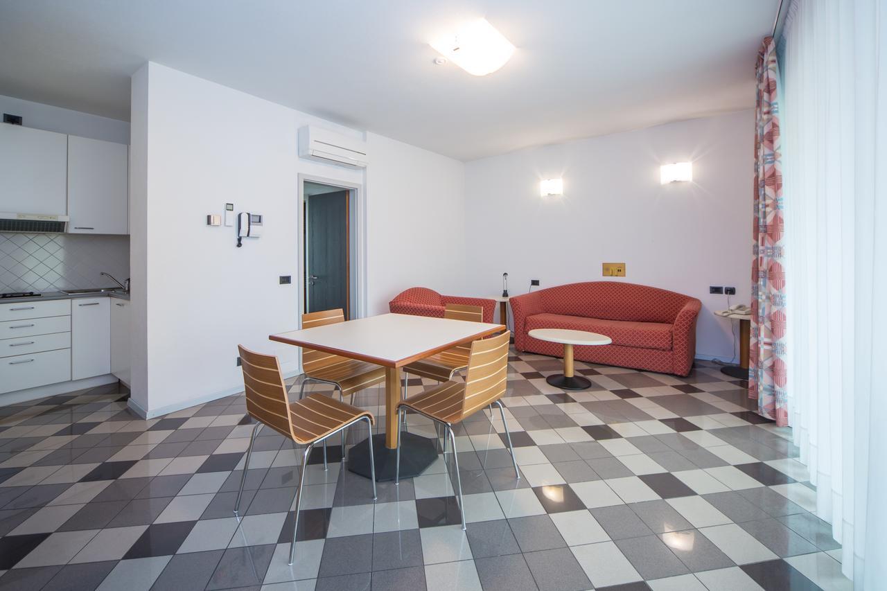Piazzi House Aparthotel Sondrio Buitenkant foto