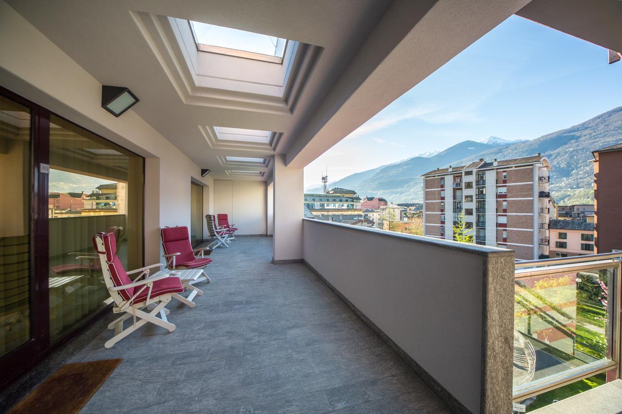 Piazzi House Aparthotel Sondrio Buitenkant foto