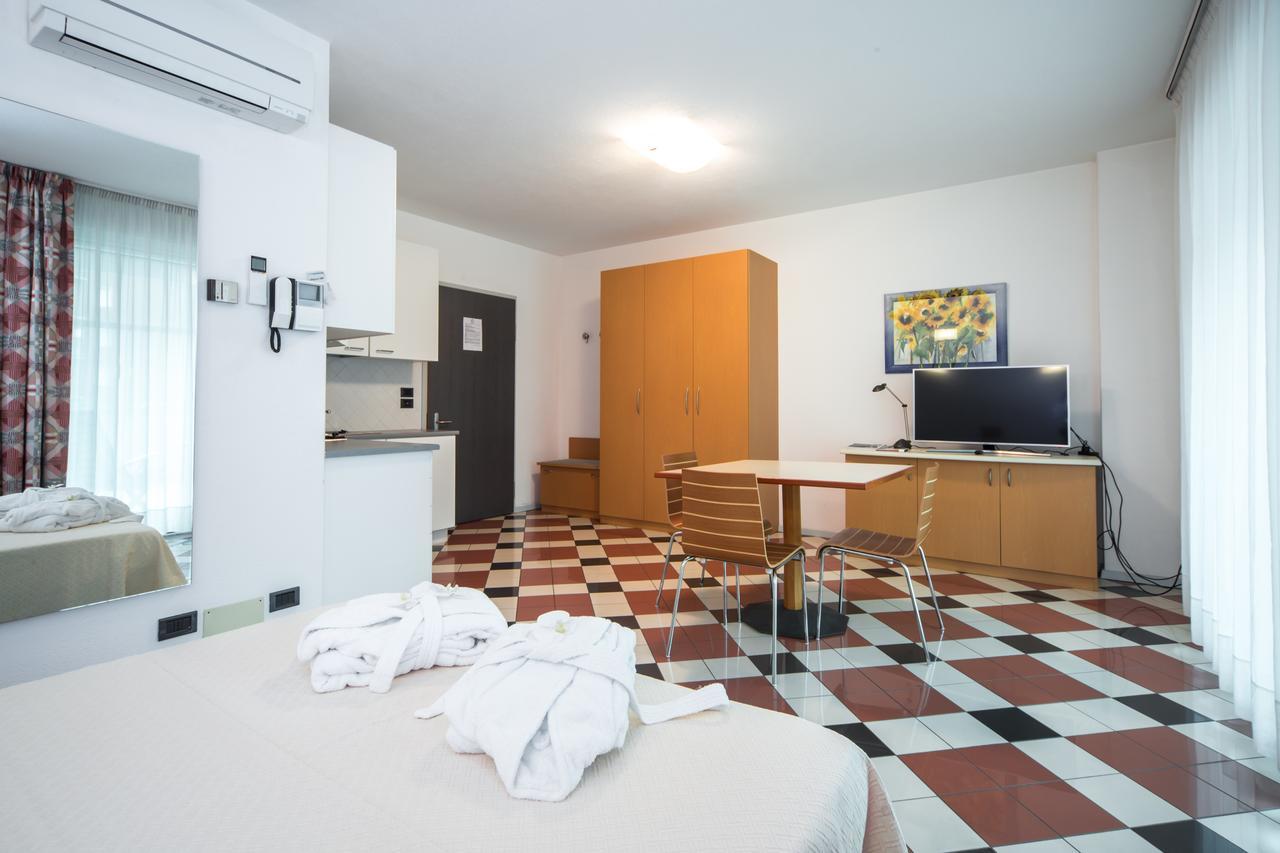 Piazzi House Aparthotel Sondrio Buitenkant foto