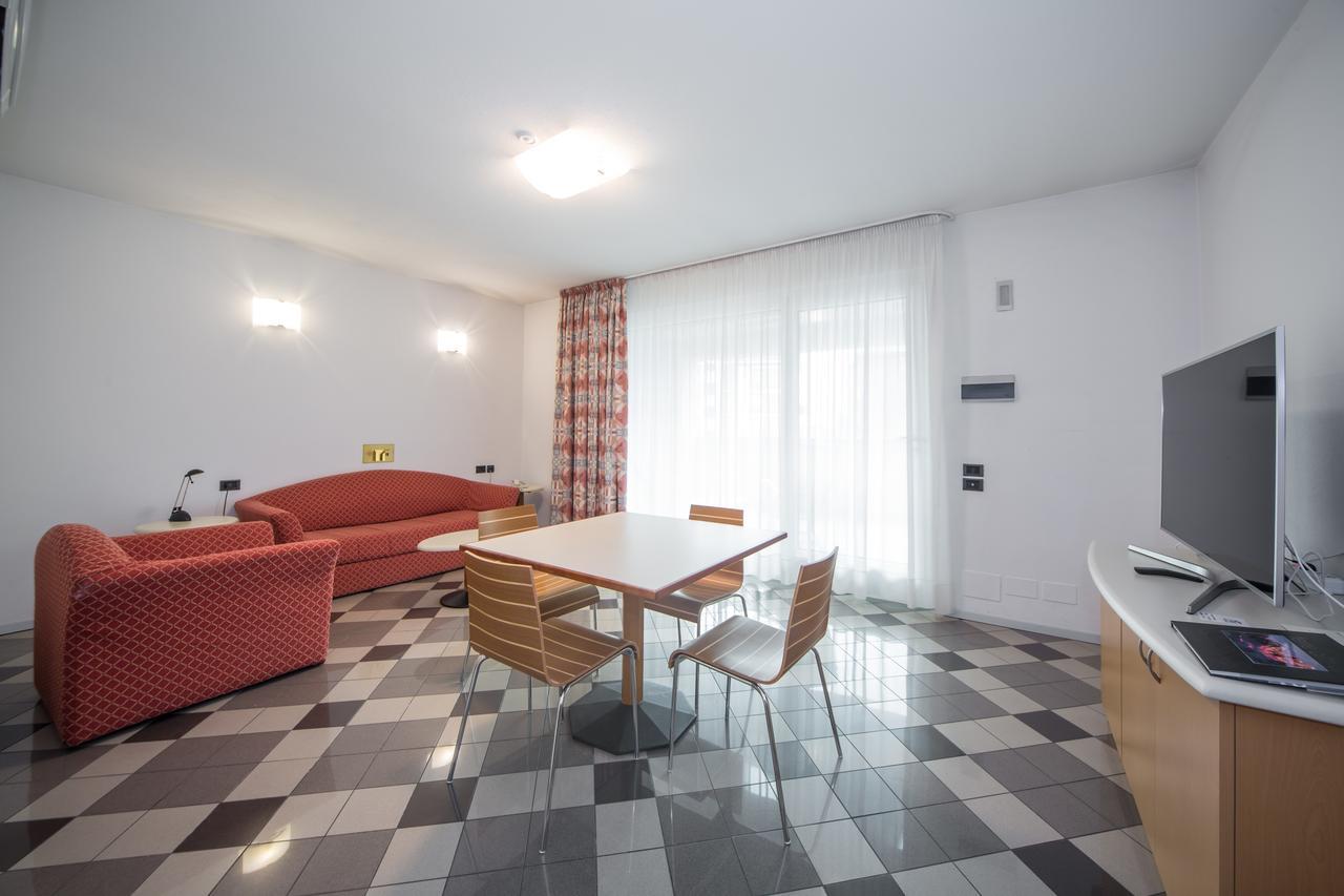 Piazzi House Aparthotel Sondrio Buitenkant foto