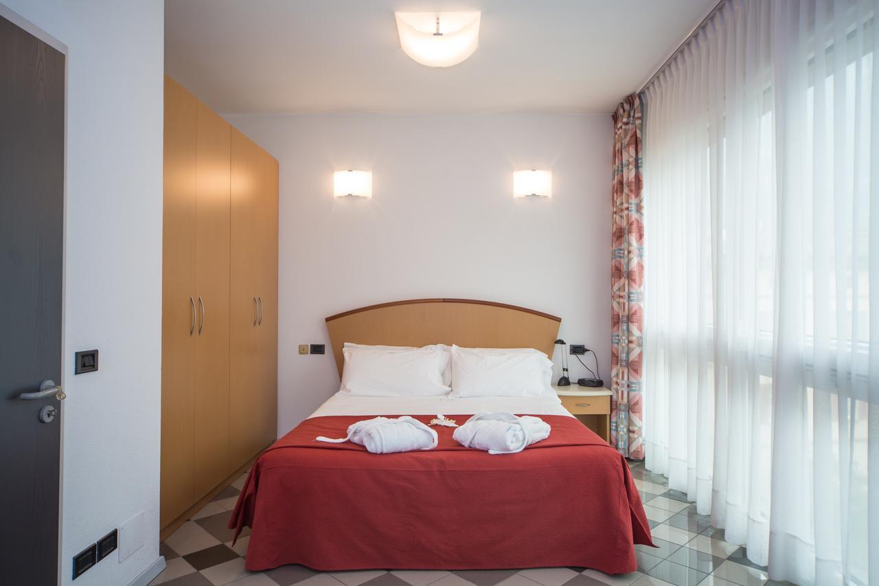 Piazzi House Aparthotel Sondrio Buitenkant foto